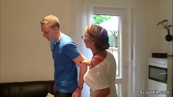 Reife und junge Männer Pornos