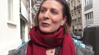 Reife Ungefickte Frau auf der Straße angesprochen und in Ferien Wohnung gefickt